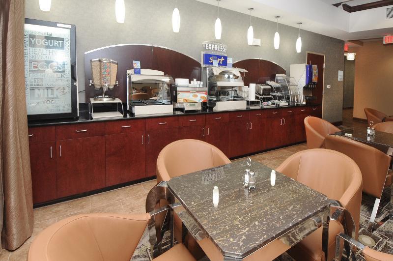 Holiday Inn Express Somerset By Ihg Экстерьер фото